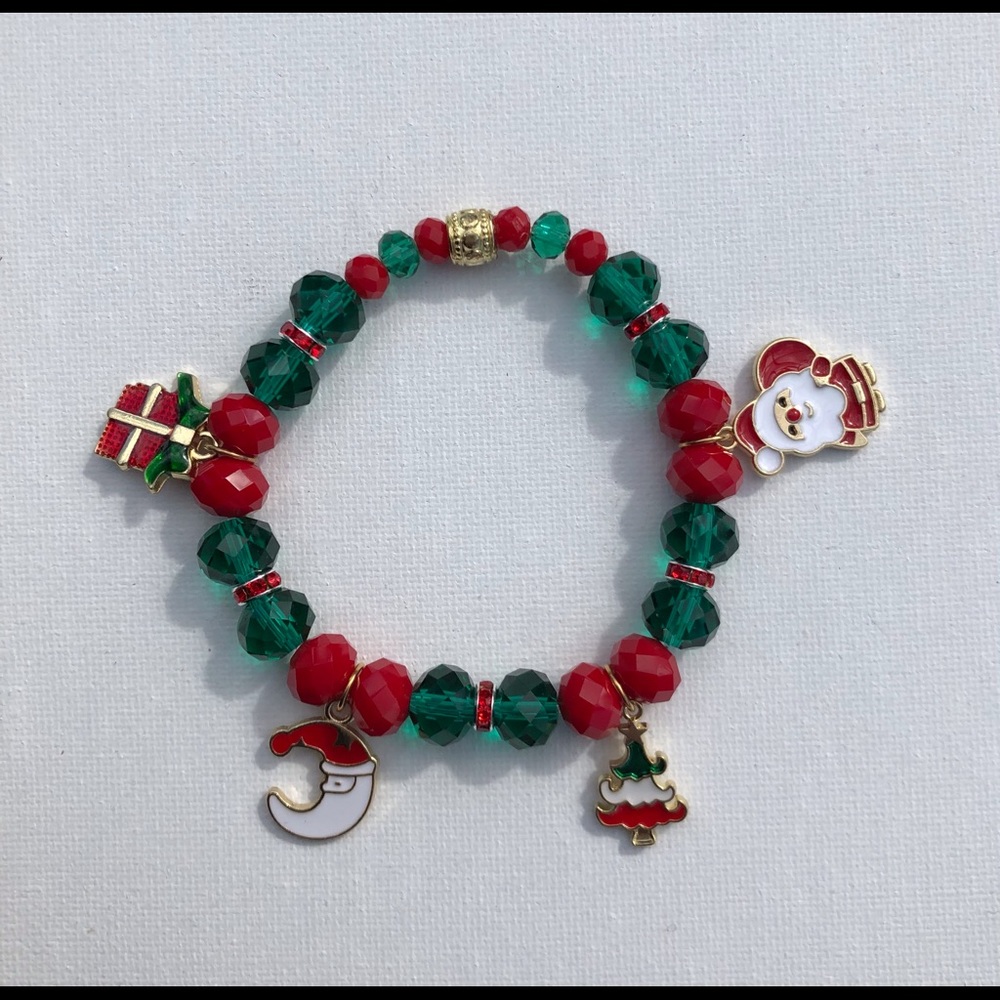 🎁Cute charm bracelet. BOGO.